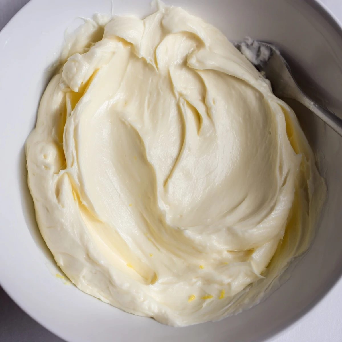 Vanilla-infused creamy sweet filling, a dessert element bursting with flavor.